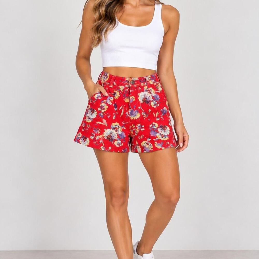 Gloria vanderbilt red floral shorts